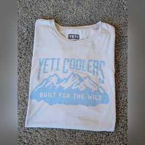 YETI WOMEN'S Tee with Blue Mountain Graphic